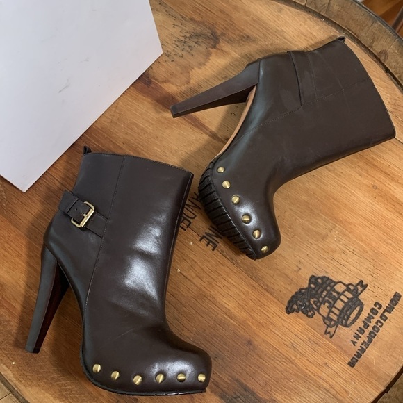 Charles David NIB Biff Brown Leather High Heel Stud Buckle Platform Boots 6.5 B - Picture 8 of 17